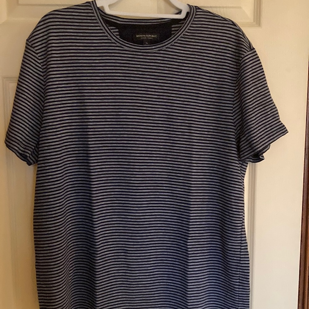 Banana Republic men’s luxury touch shirt, size XL